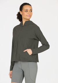 Спортивная куртка Спортивная куртка