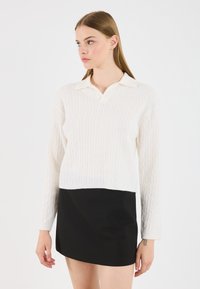 Пуловер Пуловер