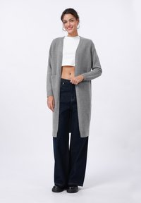 Длинный кардиган Длинный кардиган