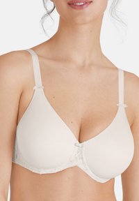 Бюстгальтер на косточках Бюстгальтер на косточках