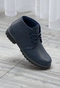 Ботинки на шнуровке Ботинки на шнуровке