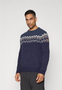 Спортивная кофта Спортивная кофта