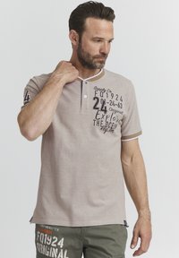 Футболка Футболка