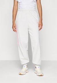 Спортивные штаны Спортивные штаны