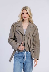 Кожаная куртка Кожаная куртка