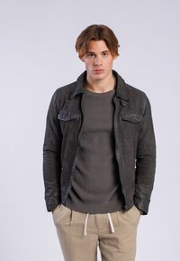 Кожаная куртка Кожаная куртка