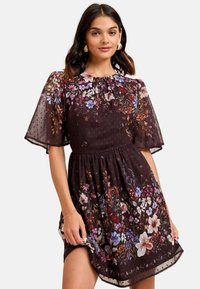 Короткое платье Короткое платье