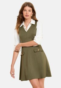 Короткое платье Короткое платье