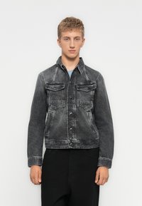 Джинсовая куртка Джинсовая куртка