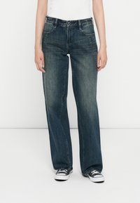 Джинсы Джинсы