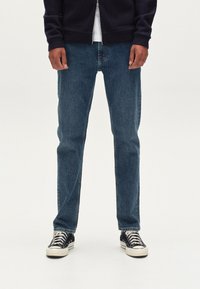 Прямые джинсы Прямые джинсы