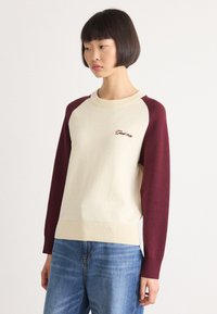 Пуловер Пуловер