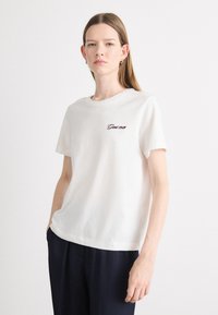 Футболка Футболка