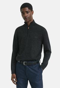 Пуловер Пуловер