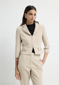 Короткий блейзер Короткий блейзер