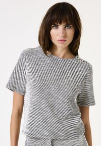 Футболка Футболка