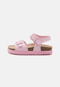 Сандалии Сандалии