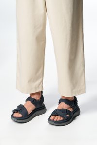 Сандалии Сандалии