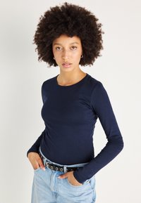 Лонгслив Лонгслив