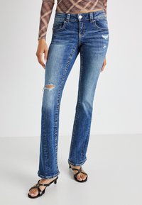 Джинсы Джинсы