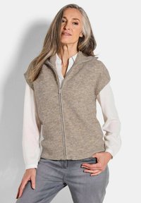 Жилет Жилет