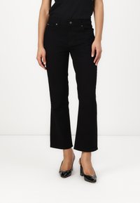 Прямые джинсы Прямые джинсы