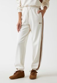 Спортивные штаны Спортивные штаны