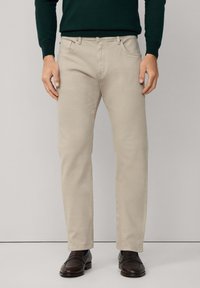 Прямые джинсы Прямые джинсы