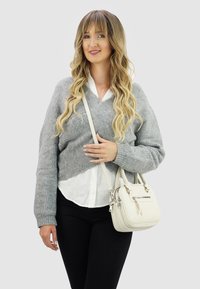 Сумка через плечо Сумка через плечо