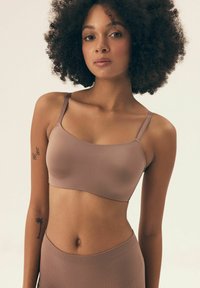 Бюстгальтер Бюстгальтер