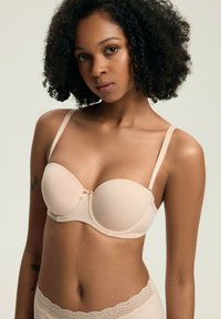 Бюстгальтер Бюстгальтер