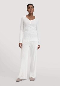 Широкие брюки Широкие брюки