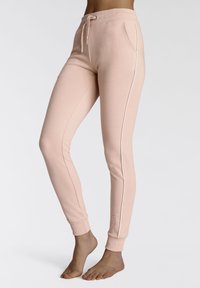 Спортивные штаны Спортивные штаны