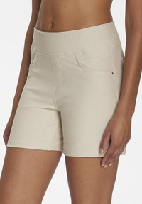 Шорты Шорты