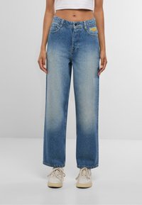 Прямые джинсы Прямые джинсы