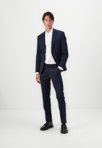 Костюм Костюм