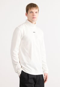 Лонгслив Лонгслив