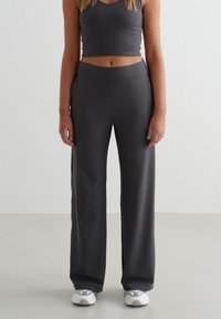 Спортивные штаны Спортивные штаны