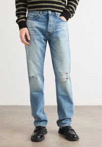 Прямые джинсы Прямые джинсы