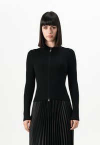 Твинсет Твинсет