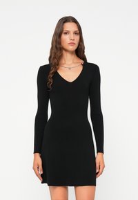 Вязаное платье Вязаное платье