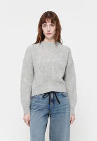 Пуловер Пуловер