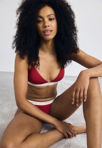 Стринги Стринги