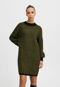 Вязаное платье Вязаное платье