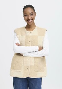 Жилет Жилет