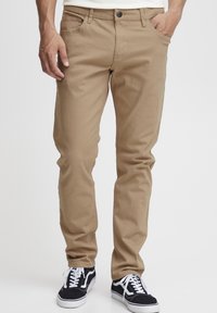 Прямые джинсы Прямые джинсы