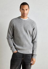 Пуловер Пуловер