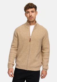 Вязаная кофта Вязаная кофта