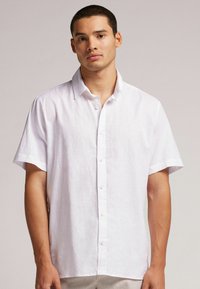 Рубашка с коротким рукавом Рубашка с коротким рукавом