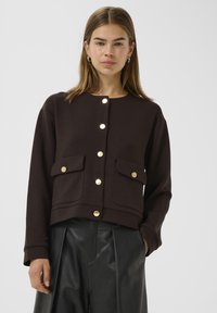 Блейзер с накладными карманами Блейзер с накладными карманами